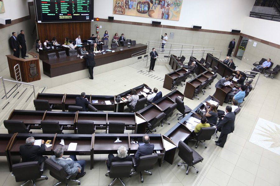 Fim do 14º salário ficou só na promessa