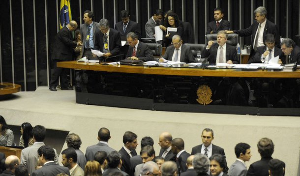 Câmara aprova texto-base do novo Código Florestal