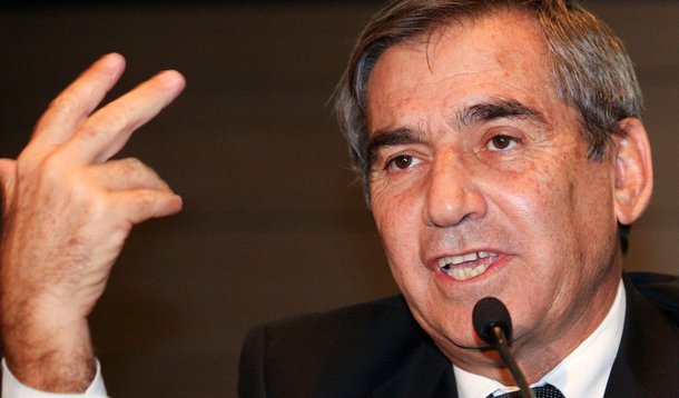 Carvalho diz que Dilma analisará veto ao Código com “serenidade”