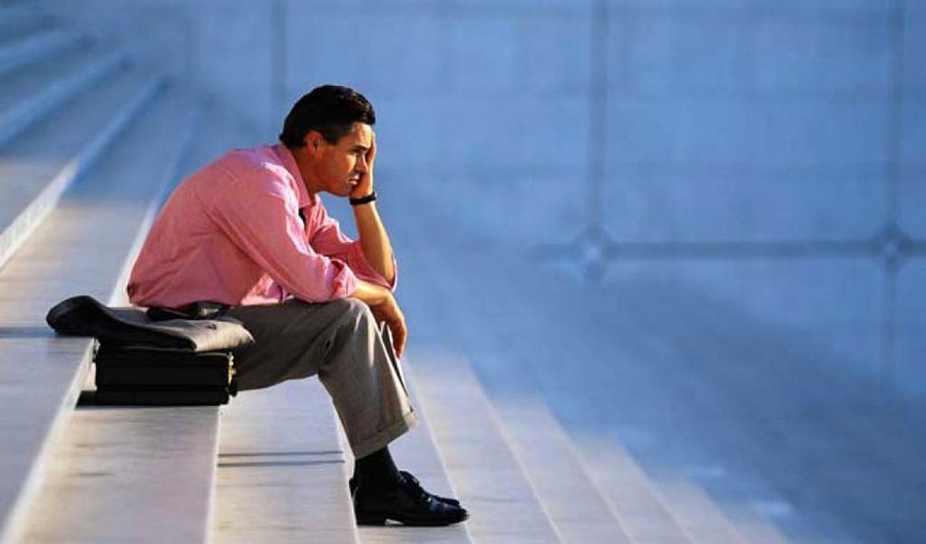 IBGE: taxa de desemprego sobe para 6,2% em março