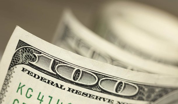 Dólar no limite