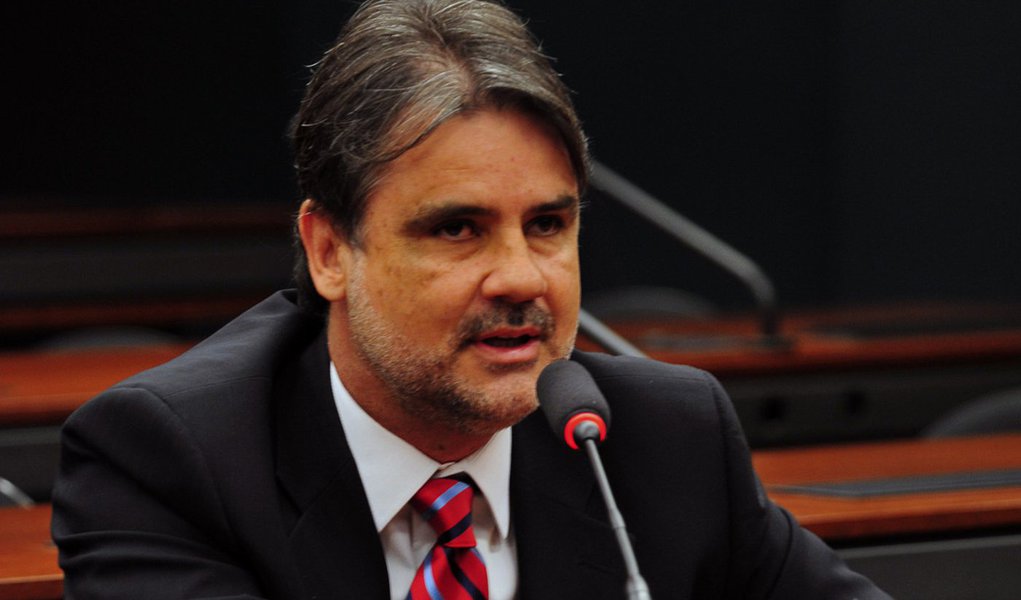 Raul Henry nega rusga entre Jarbas e Campos