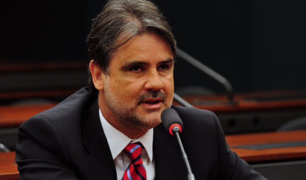 Raul Henry nega rusga entre Jarbas e Campos