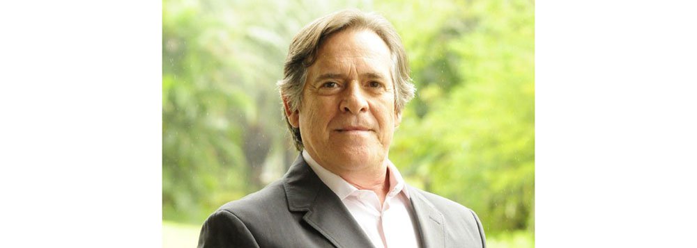 Pelo twitter, global José de Abreu assume bissexualidade