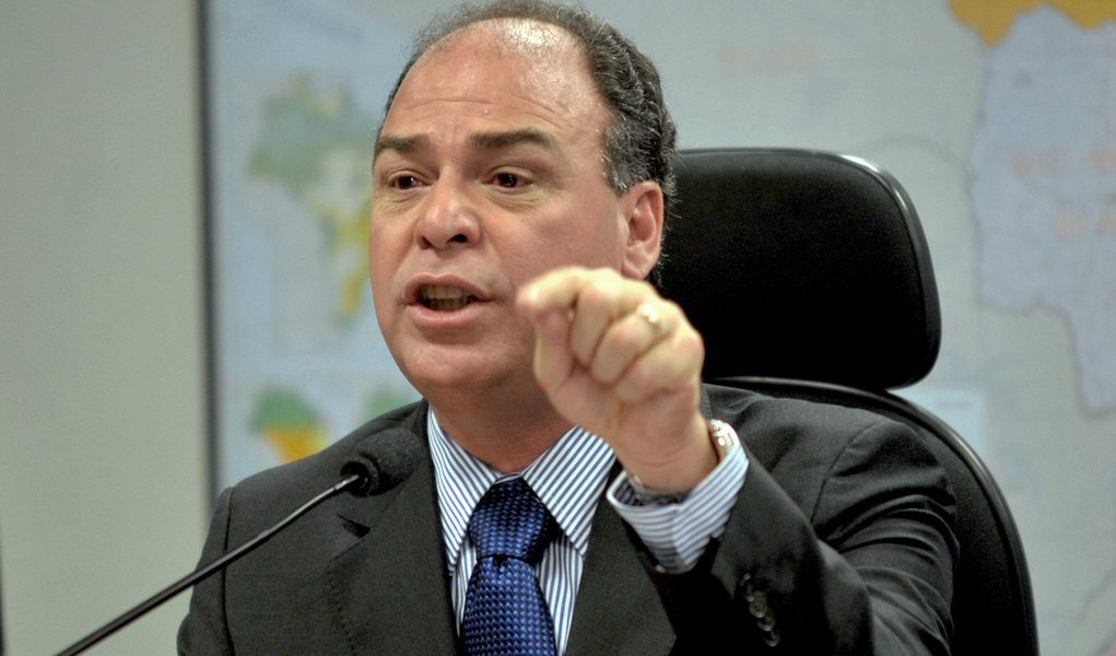 Bezerra: "Querem atacar a imagem do meu partido"