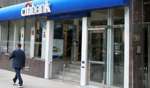 Citibank acompanha bancos públicos e reduz taxas de juros