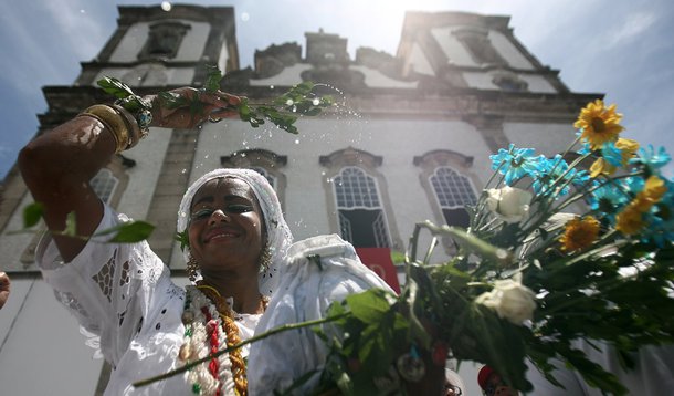 Lavagem do Bonfim reúne um milhão de pessoas