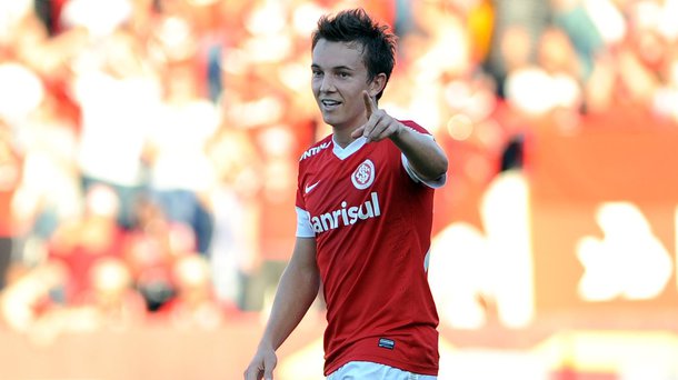 Cruzeiro contrata Dagoberto, ex-Inter e São Paulo