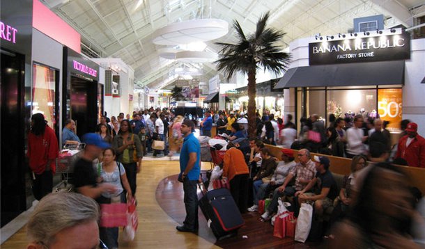 Gasto brasileiro no exterior bate recorde, mas está em queda