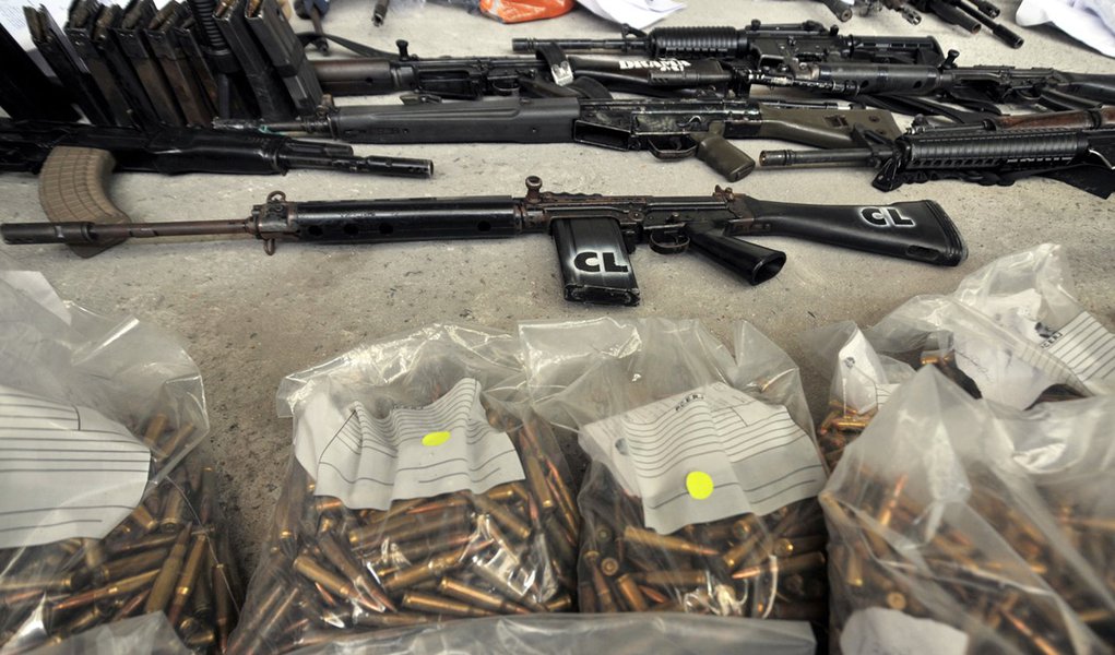 Depósito de munição da SDS pega fogo mais uma vez