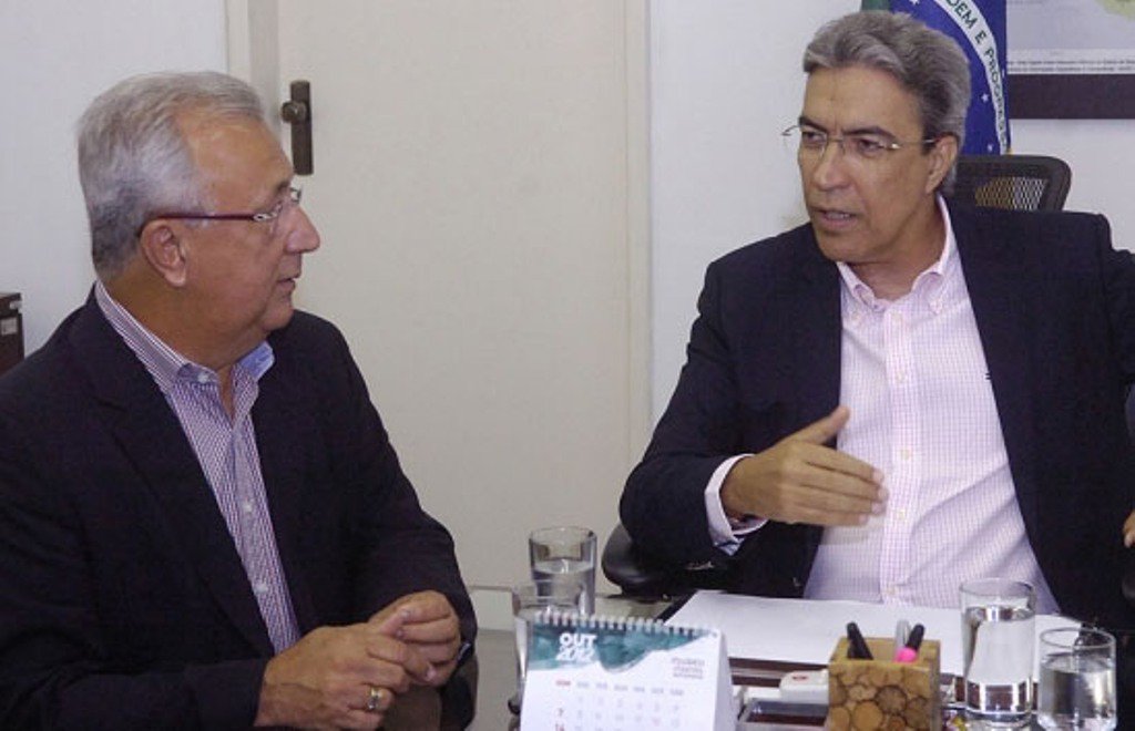 Jackson visita Déda; conversam sobre questões administrativas
