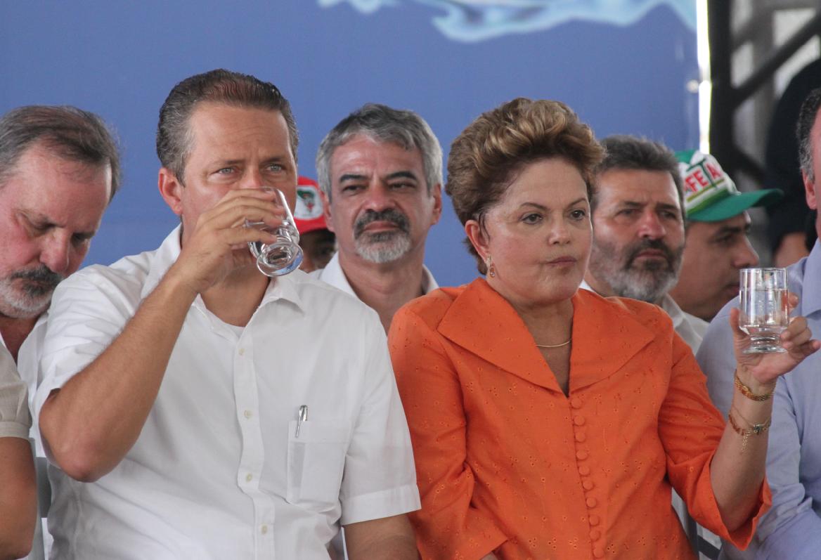 Prisão de arapongas deve atritar Campos e Dilma