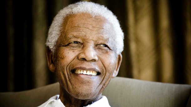 Mandela melhora mas condição permanece grave