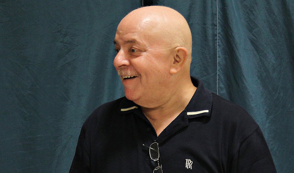 Após radioterapia, Lula volta a despachar em instituto