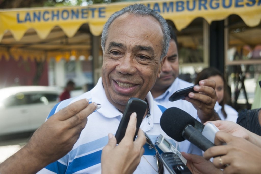 João recebe alta do Sírio-Libanês