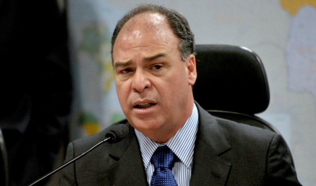 FBC é acusado de favorecer empresa de amigo