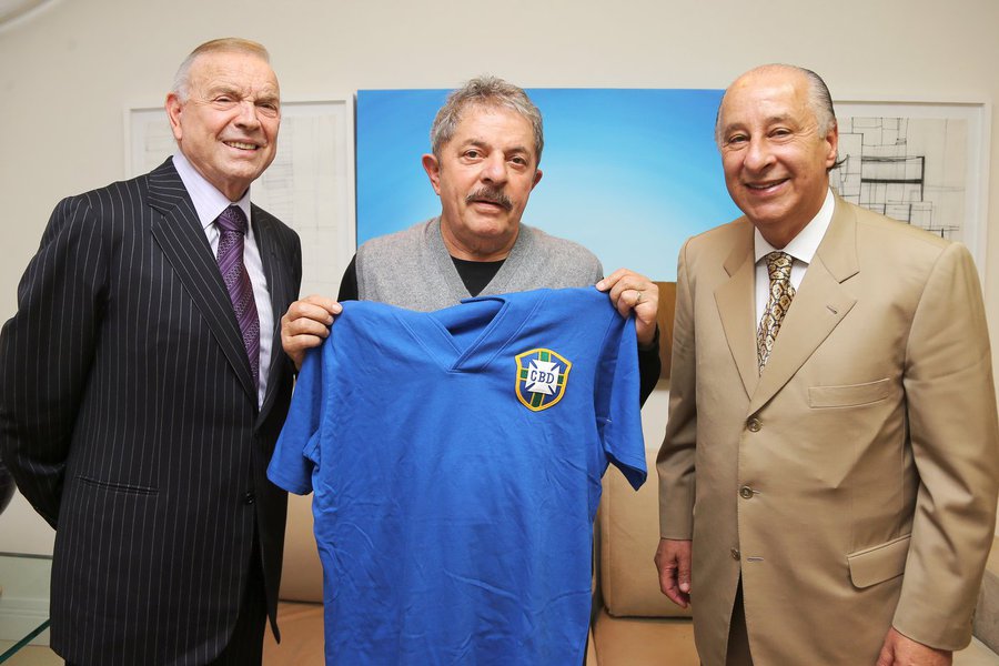 Marin convida Lula para Copa das Confederações
