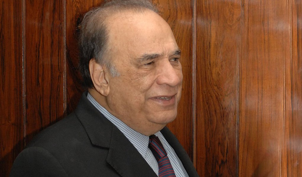 Ex-ministro Fernando Lyra está internado no Recife