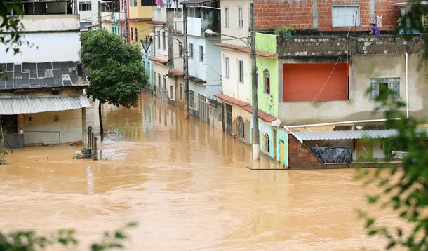 Chuvas deixam ao menos 17 mortos em Rio e Minas