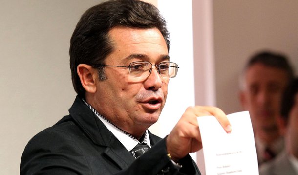 Senador Vital do Rêgo aceita presidir CPMI