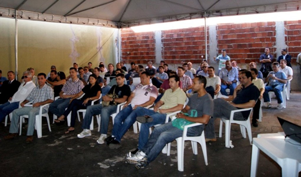 Policiais federais cruzam os braços em Goiás