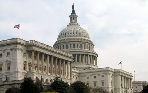 EUA evitam "abismo fiscal"