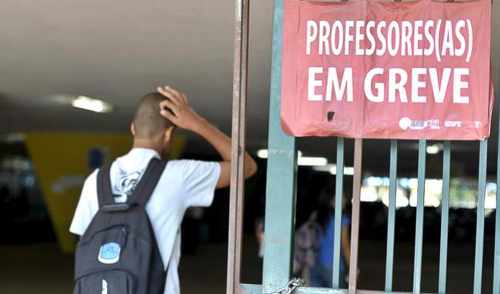 Greve dos professores acaba após 115 dias