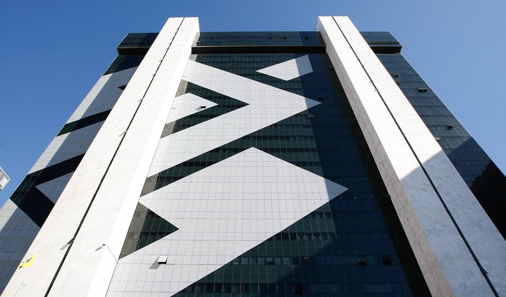 Queda da Selic faz BB reduzir juros pela segunda vez no mês