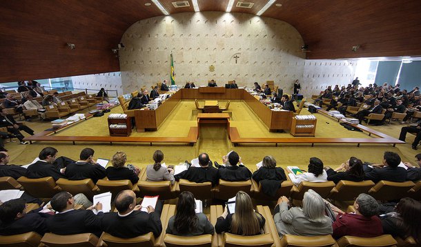 Números levam ineditismo ao processo do mensalão