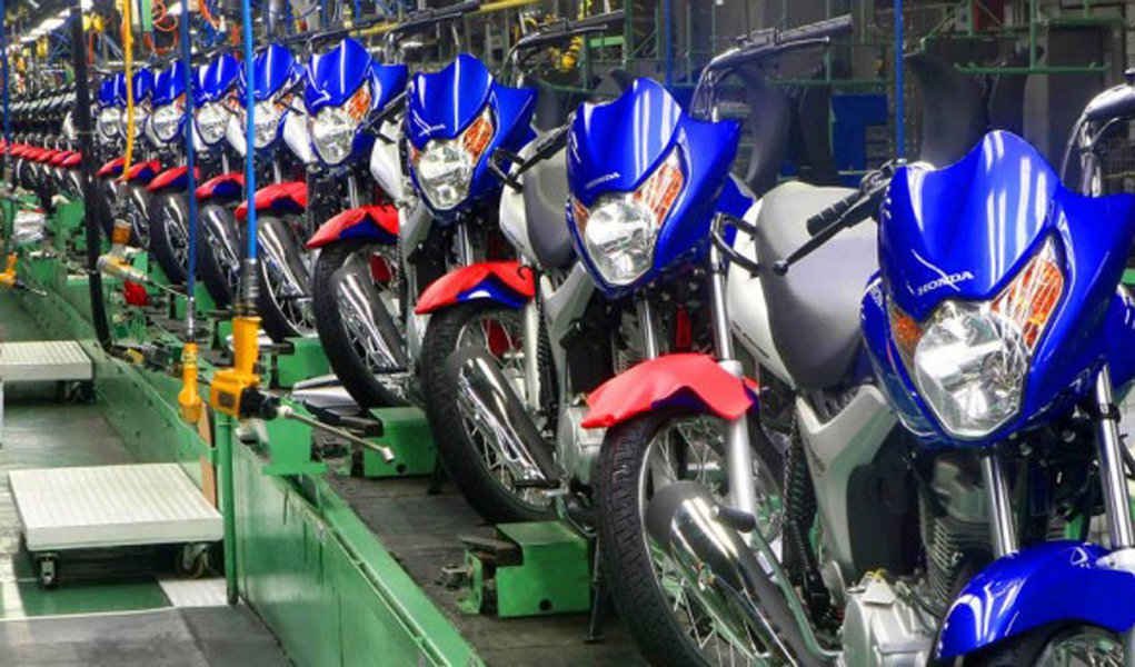 Honda vai produzir 20 milhões de motos até 2013