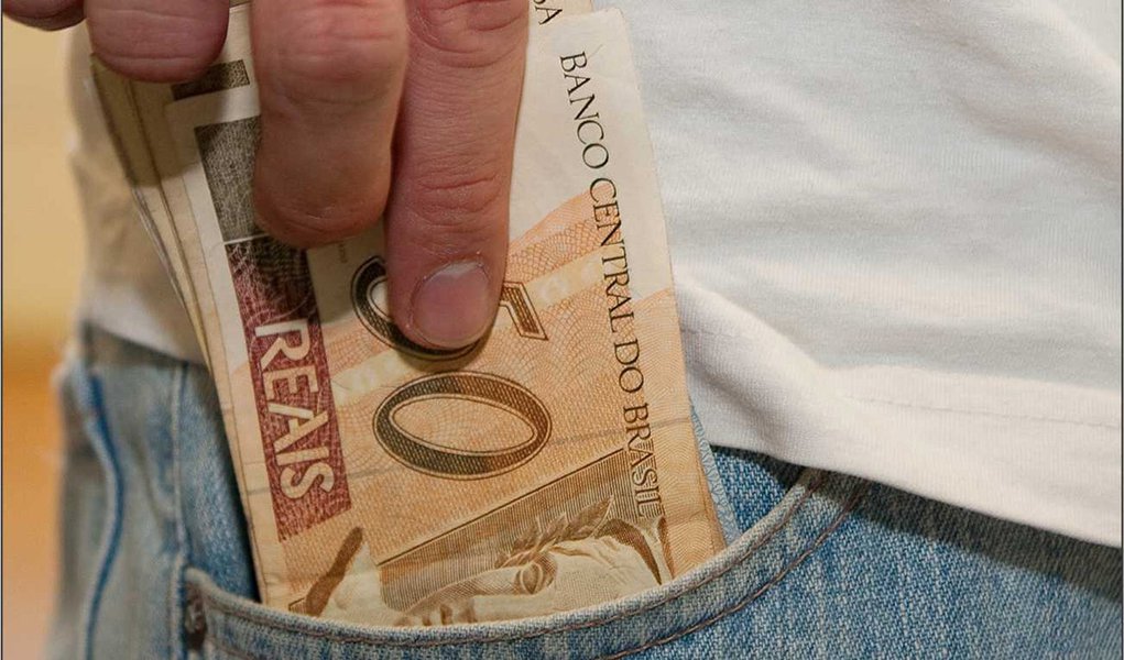 Novo salário mínimo já é de R$ 678