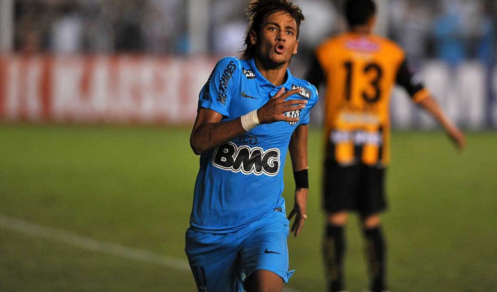 Santos insiste, faz 2 a 0 e se garante na próxima fase da Libertadores