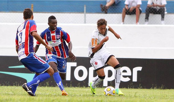 Romarinho marca e Vasco vence na estreia da Copinha