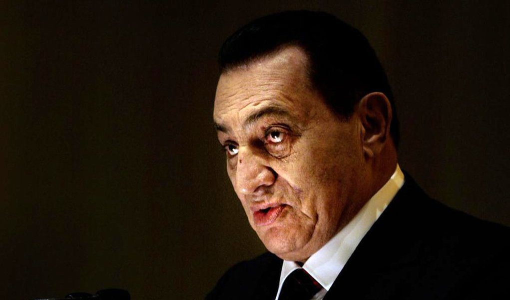 Promotor pede pena de morte para Hosni Mubarak