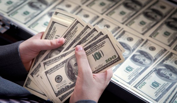 Banco Central faz leilões sucessivos de dólares