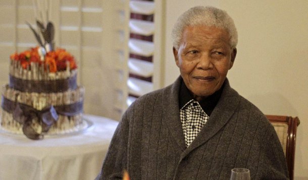 Presidência: Mandela está sob "tratamento intensivo"