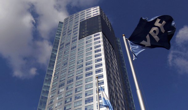 FMI e UE criticam reestatização da YPF e preveem instabilidade econômica