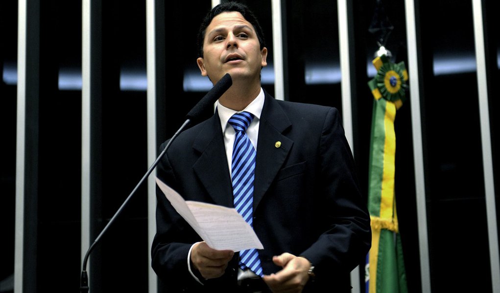 Futuro líder do PSDB "inocenta" Bezerra Coelho