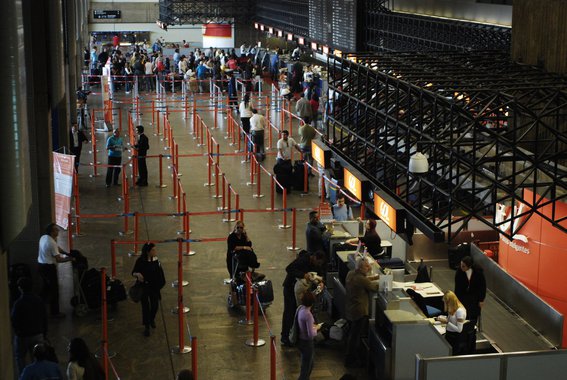 Gol terá de dar garantias a passageiros da Webjet