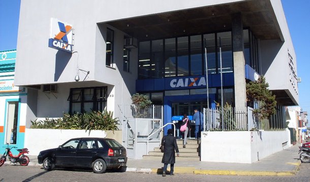 Após queda nos juros, concessão de crédito na Caixa cresce 17%
