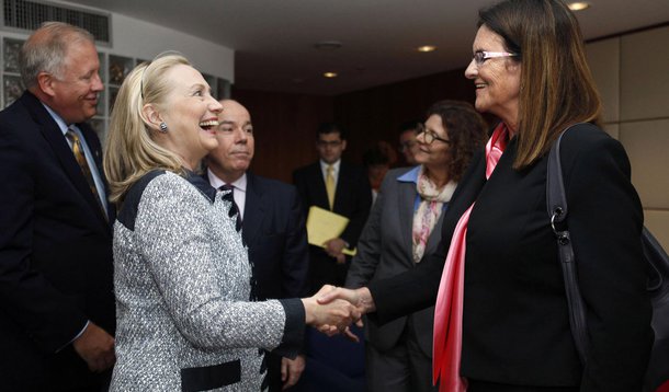 Graça Foster convida empresas americanas a negociar com a Petrobras