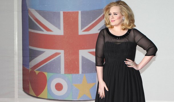 Adele bate recorde dos Beatles nas paradas inglesas