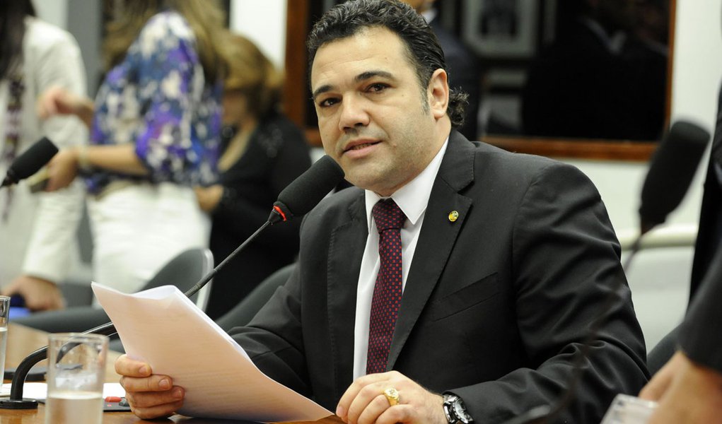Feliciano deverá dar o "ar da graça" no Recife 