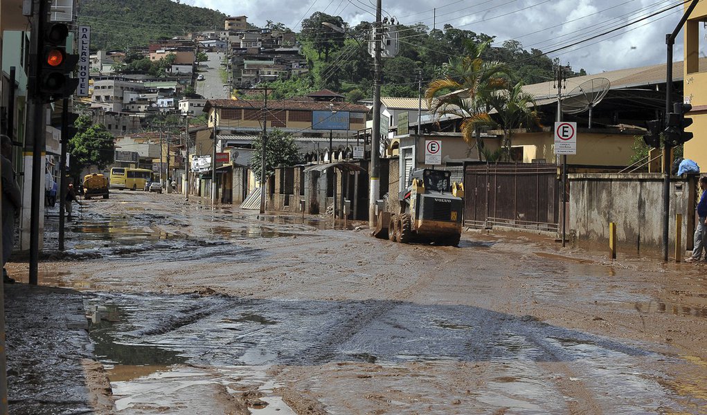 Governo libera R$ 482 milhões para combater desastres