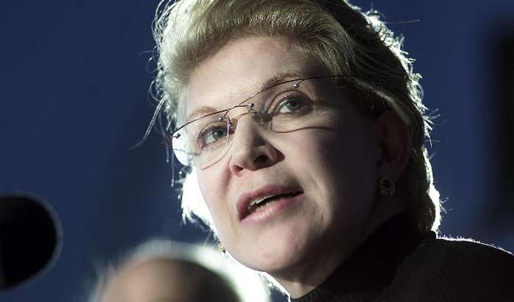 Marta vai a Sarney, segura o rojão e promete abrir CPI