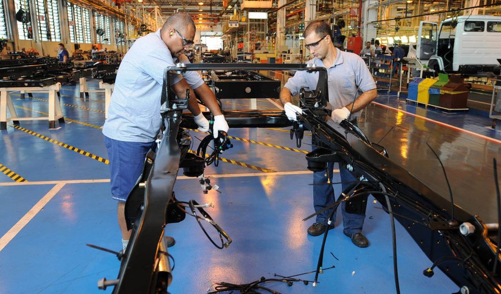 Produção industrial cresce 2,3% em Pernambuco