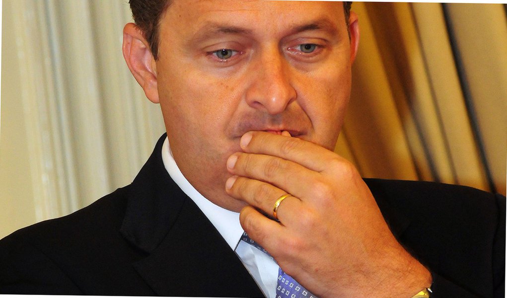 Eduardo Campos se despede de Dona Canô e evita 2014