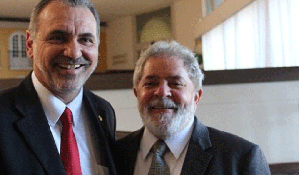 Lula pede voto para Pelegrino em Salvador