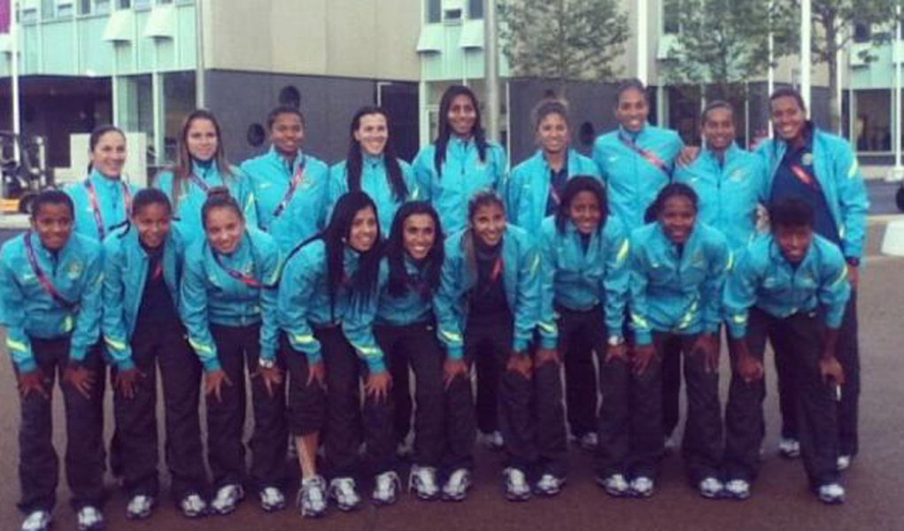 Seleção Feminina chega à Vila Olímpica