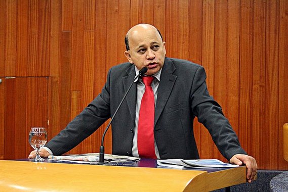 Djalma não dá trégua e propõe CEI do Transporte